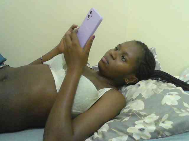 Mystiq-Ella webcam