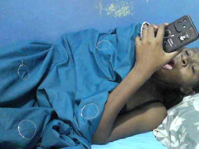Mystiq-Ella webcam