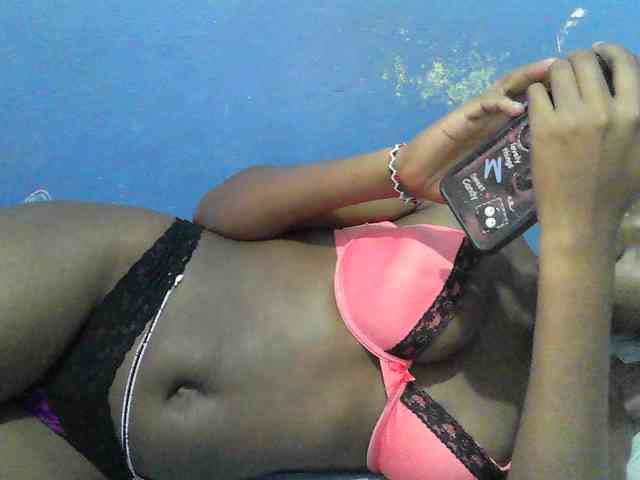 Mystiq-Ella webcam