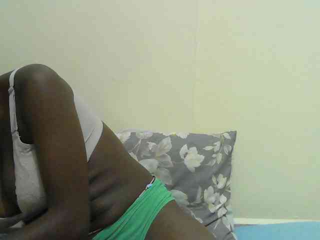 Mystiq-Ella webcam