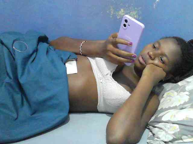 Mystiq-Ella webcam