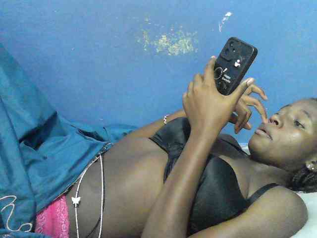 Mystiq-Ella webcam