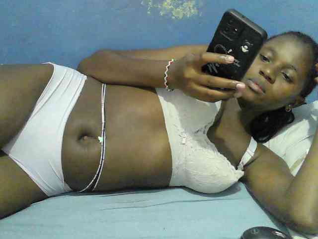 Mystiq-Ella webcam