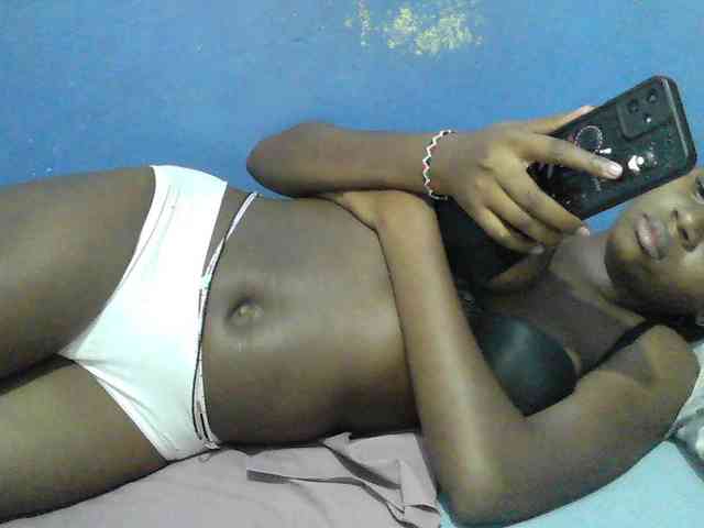 Mystiq-Ella webcam