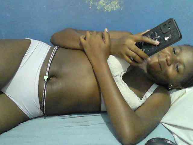 Mystiq-Ella webcam