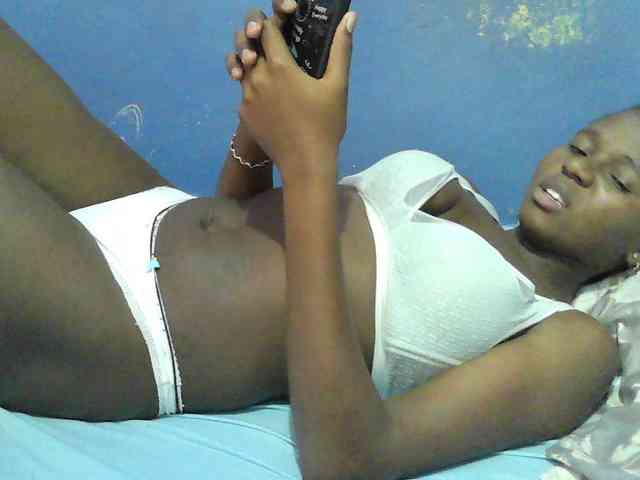 Mystiq-Ella webcam