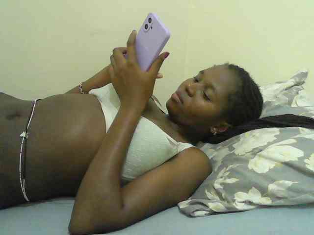 Mystiq-Ella webcam