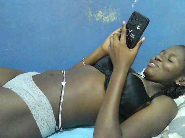 Mystiq-Ella webcam
