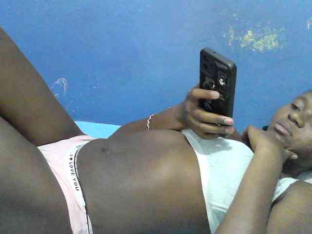 Mystiq-Ella webcam