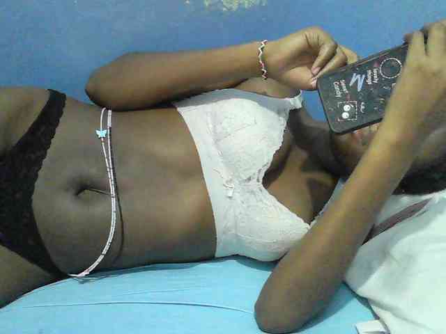 Mystiq-Ella webcam