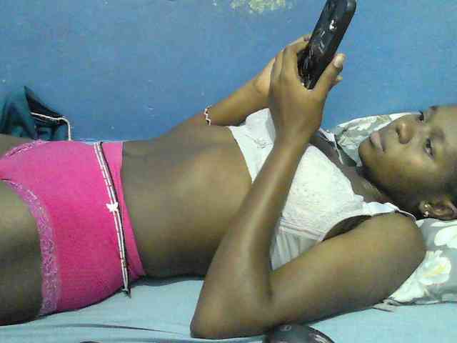 Mystiq-Ella webcam