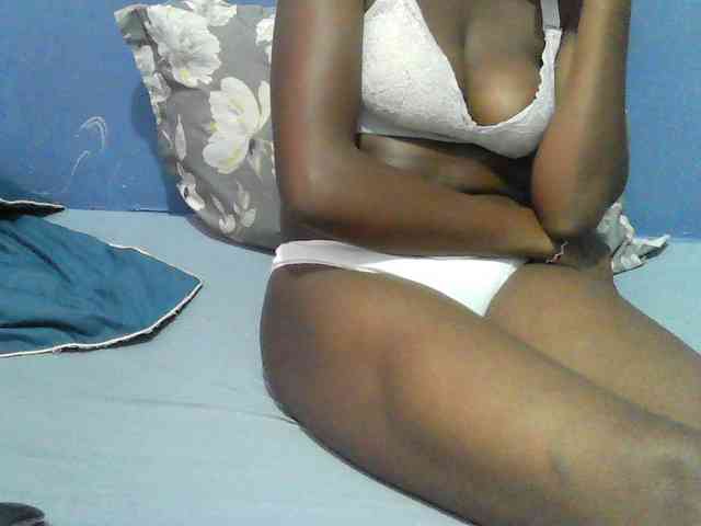 Mystiq-Ella webcam