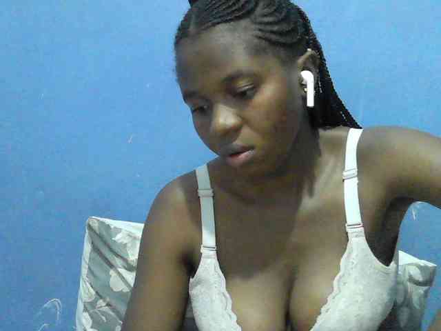 Mystiq-Ella webcam