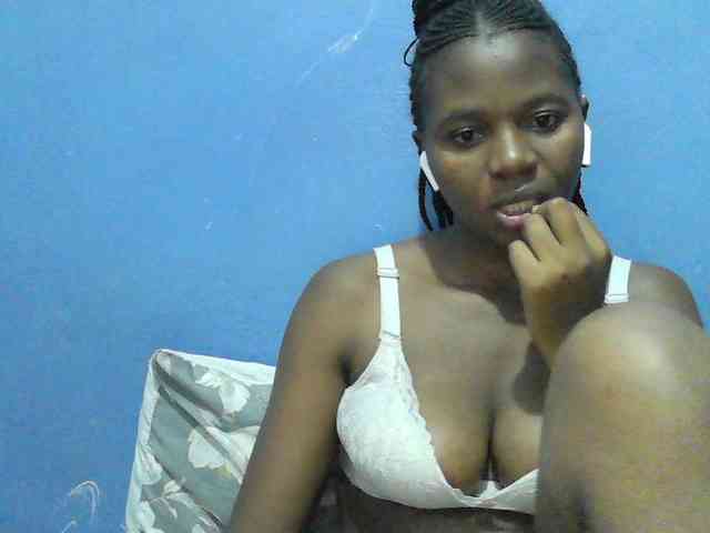 Mystiq-Ella webcam