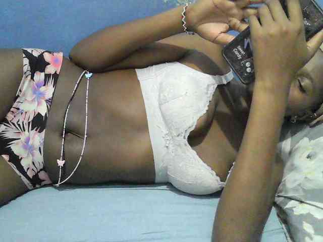 Mystiq-Ella webcam