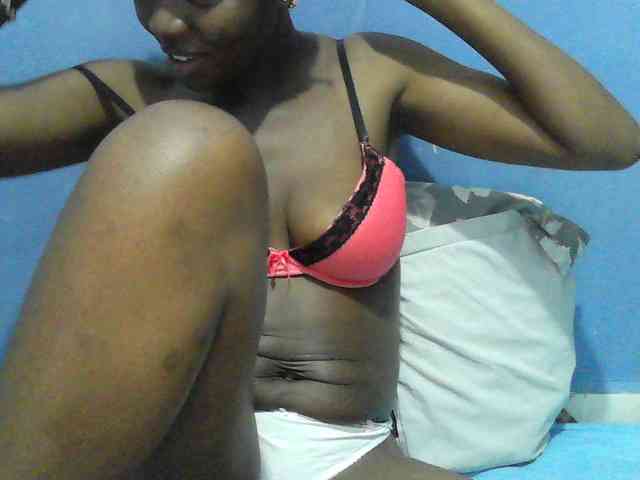 Mystiq-Ella webcam