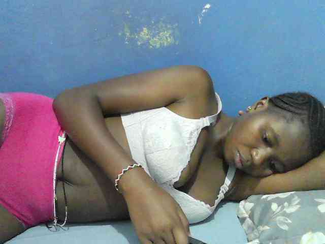 Mystiq-Ella webcam