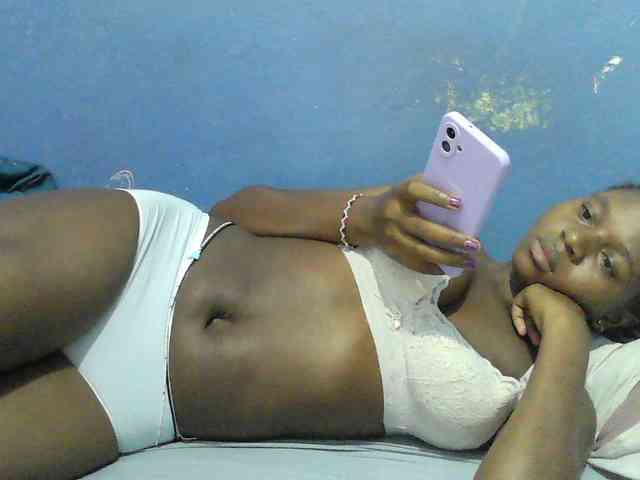 Mystiq-Ella webcam