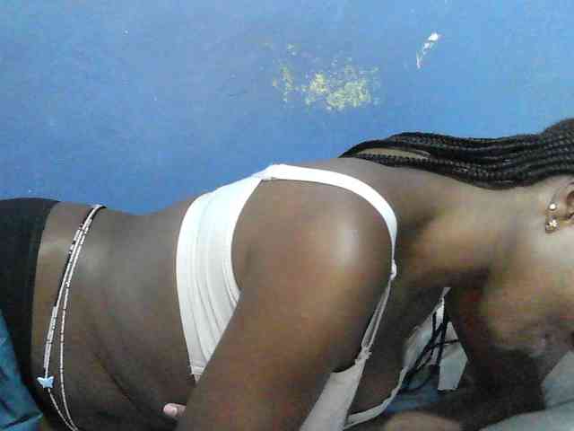 Mystiq-Ella webcam