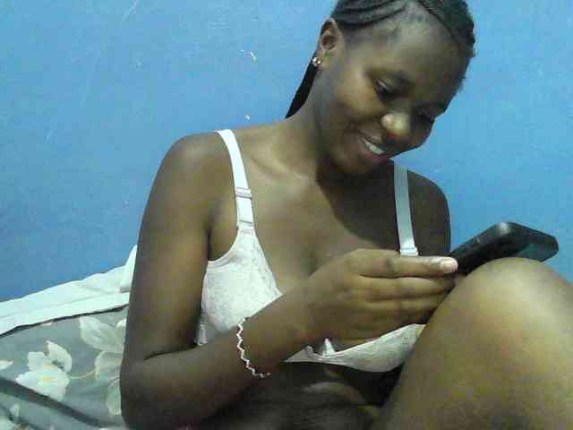 Mystiq-Ella webcam