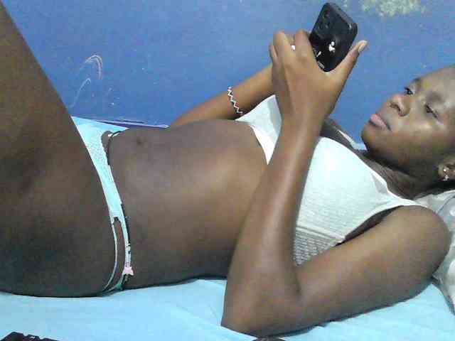 Mystiq-Ella webcam