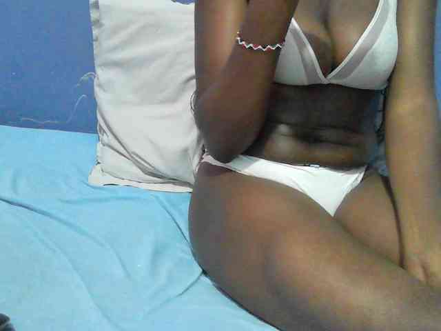 Mystiq-Ella webcam