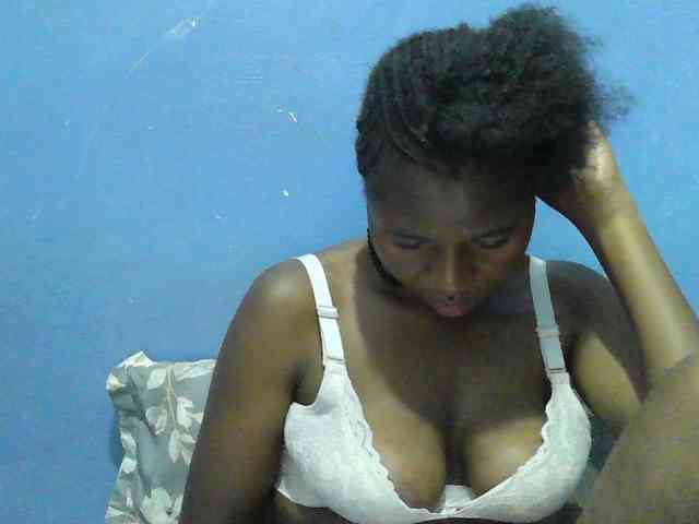 Mystiq-Ella webcam