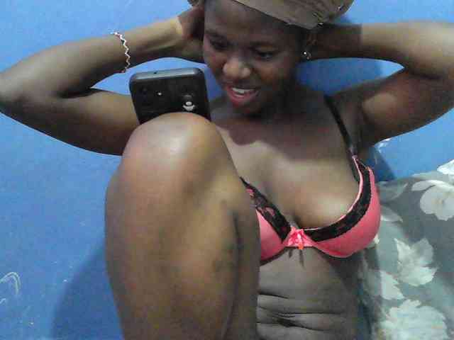 Mystiq-Ella webcam