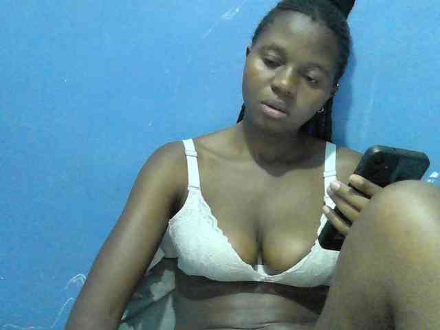 Mystiq-Ella webcam