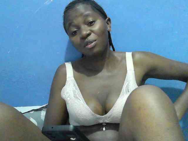 Mystiq-Ella webcam