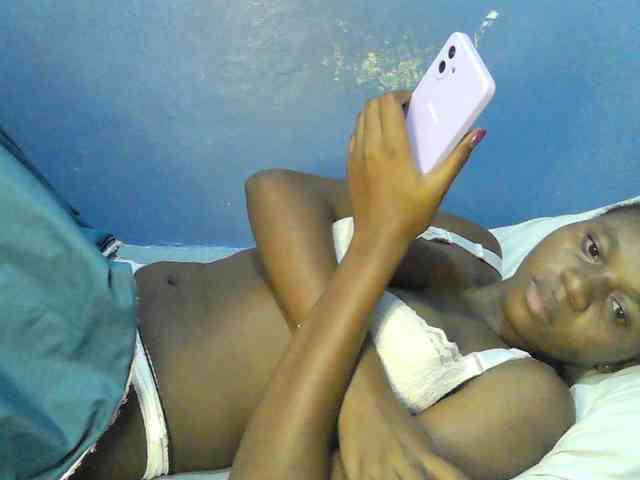Mystiq-Ella webcam