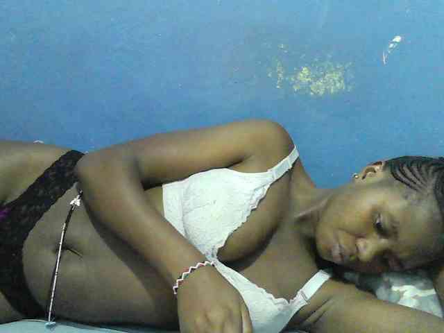 Mystiq-Ella webcam