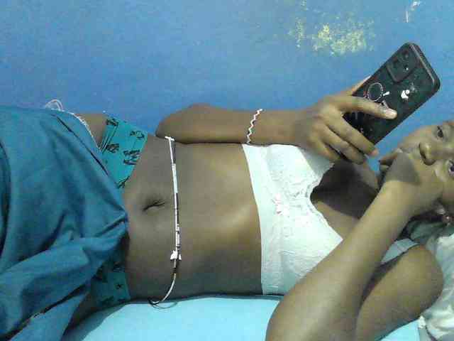 Mystiq-Ella webcam