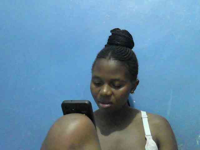 Mystiq-Ella webcam