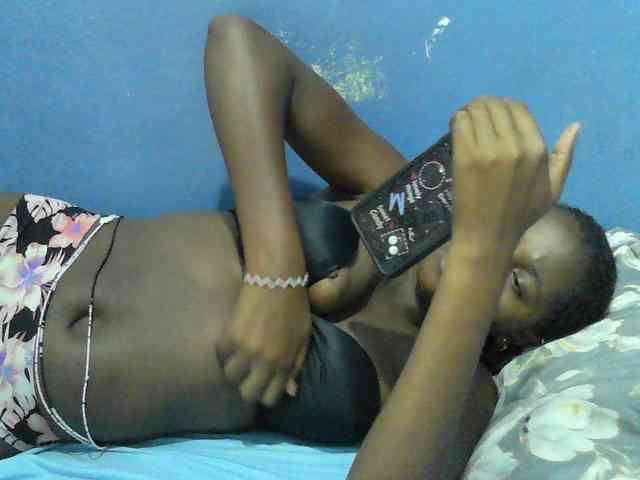 Mystiq-Ella webcam