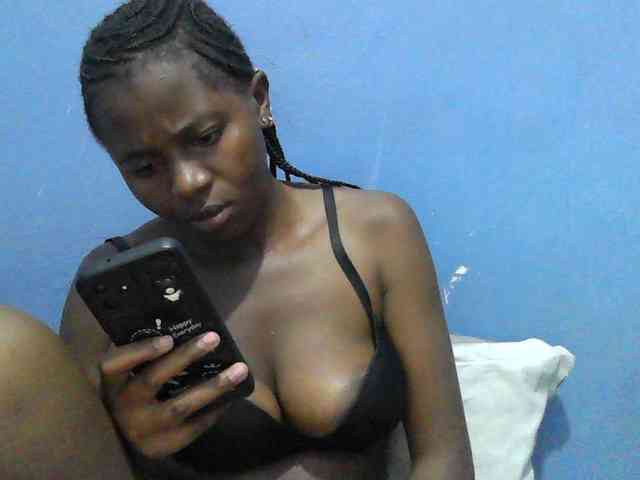 Mystiq-Ella webcam
