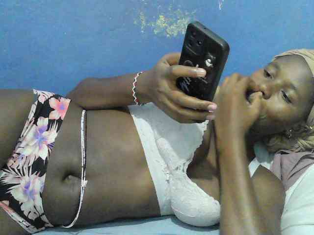Mystiq-Ella webcam
