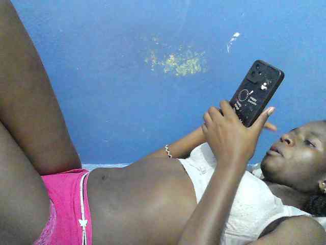 Mystiq-Ella webcam