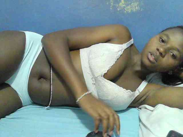 Mystiq-Ella webcam