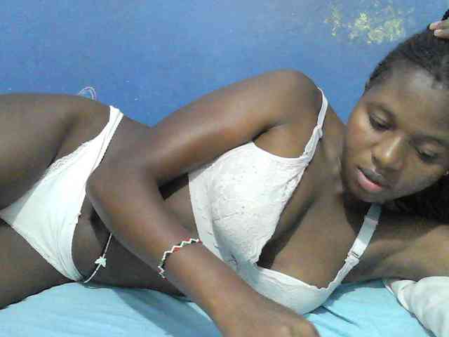Mystiq-Ella webcam
