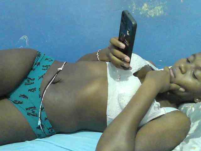 Mystiq-Ella webcam