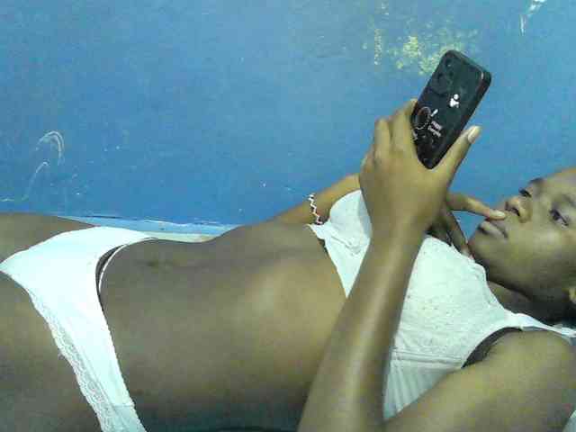 Mystiq-Ella webcam