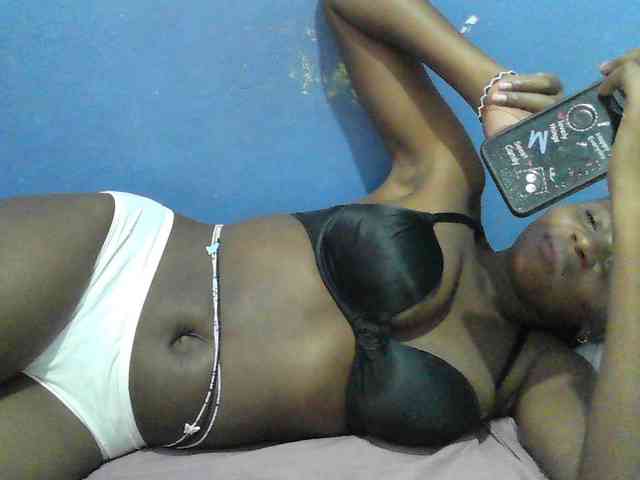 Mystiq-Ella webcam