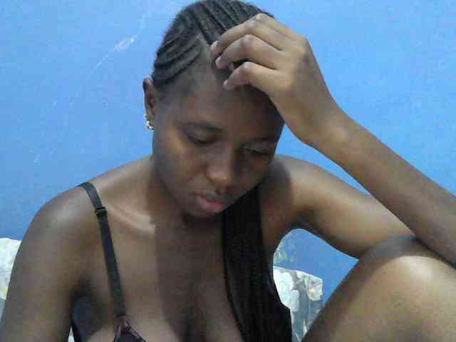 Mystiq-Ella webcam