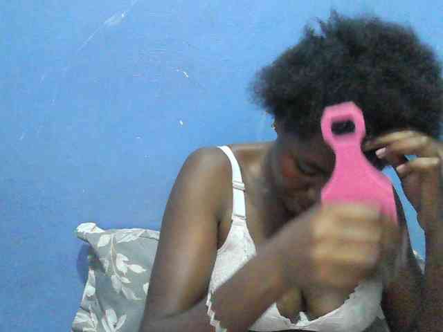 Mystiq-Ella webcam