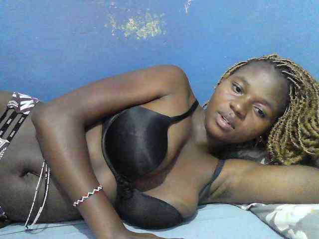 Mystiq-Ella webcam