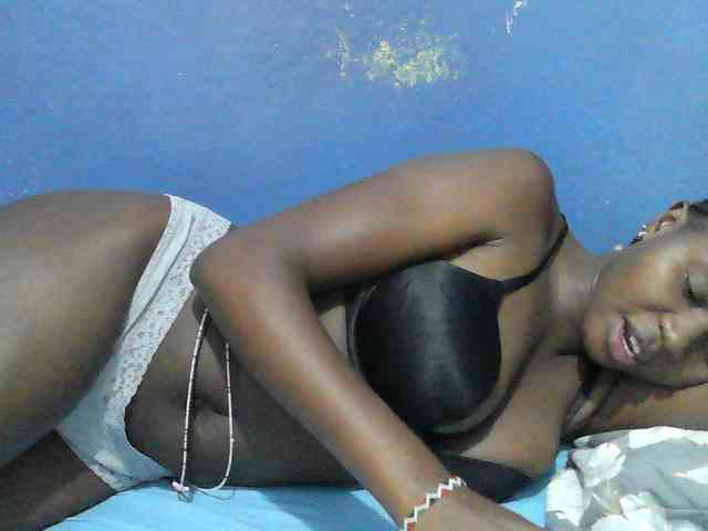 Mystiq-Ella webcam