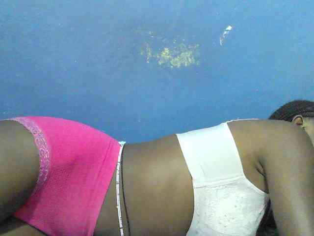 Mystiq-Ella webcam