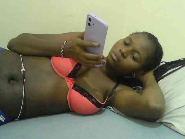 Mystiq-Ella webcam