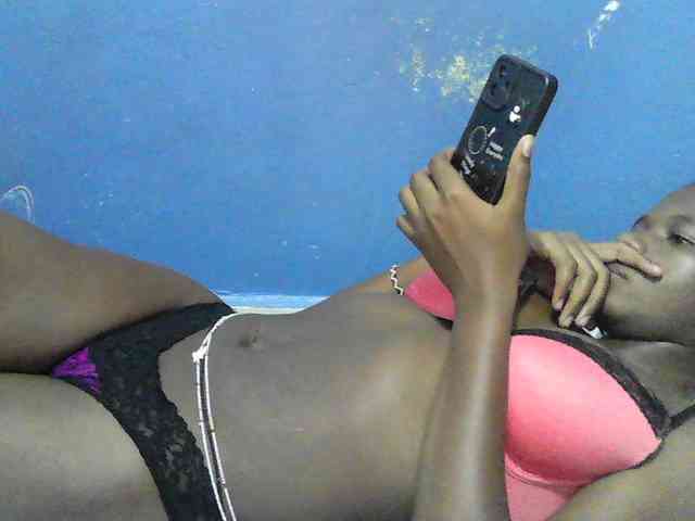 Mystiq-Ella webcam